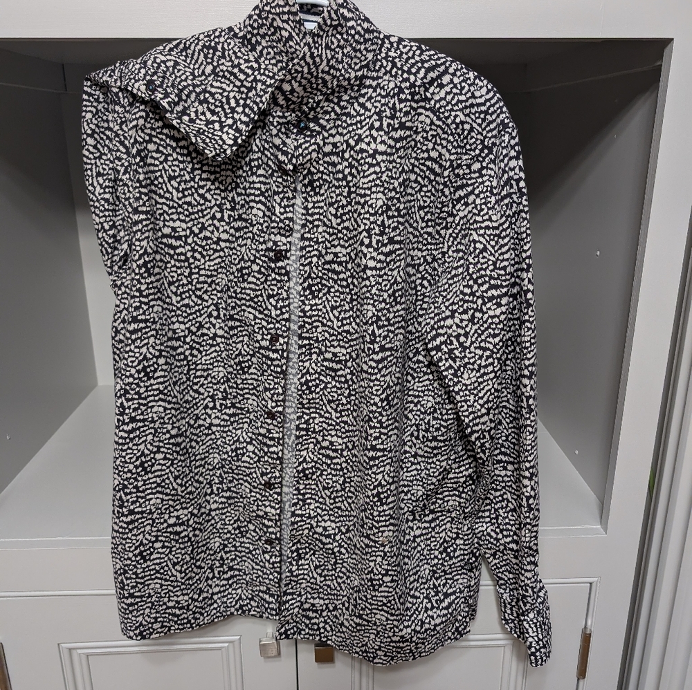 Ted Baker Men's L print for your wild side. Button detail gorgeous - Picture 5 of 15